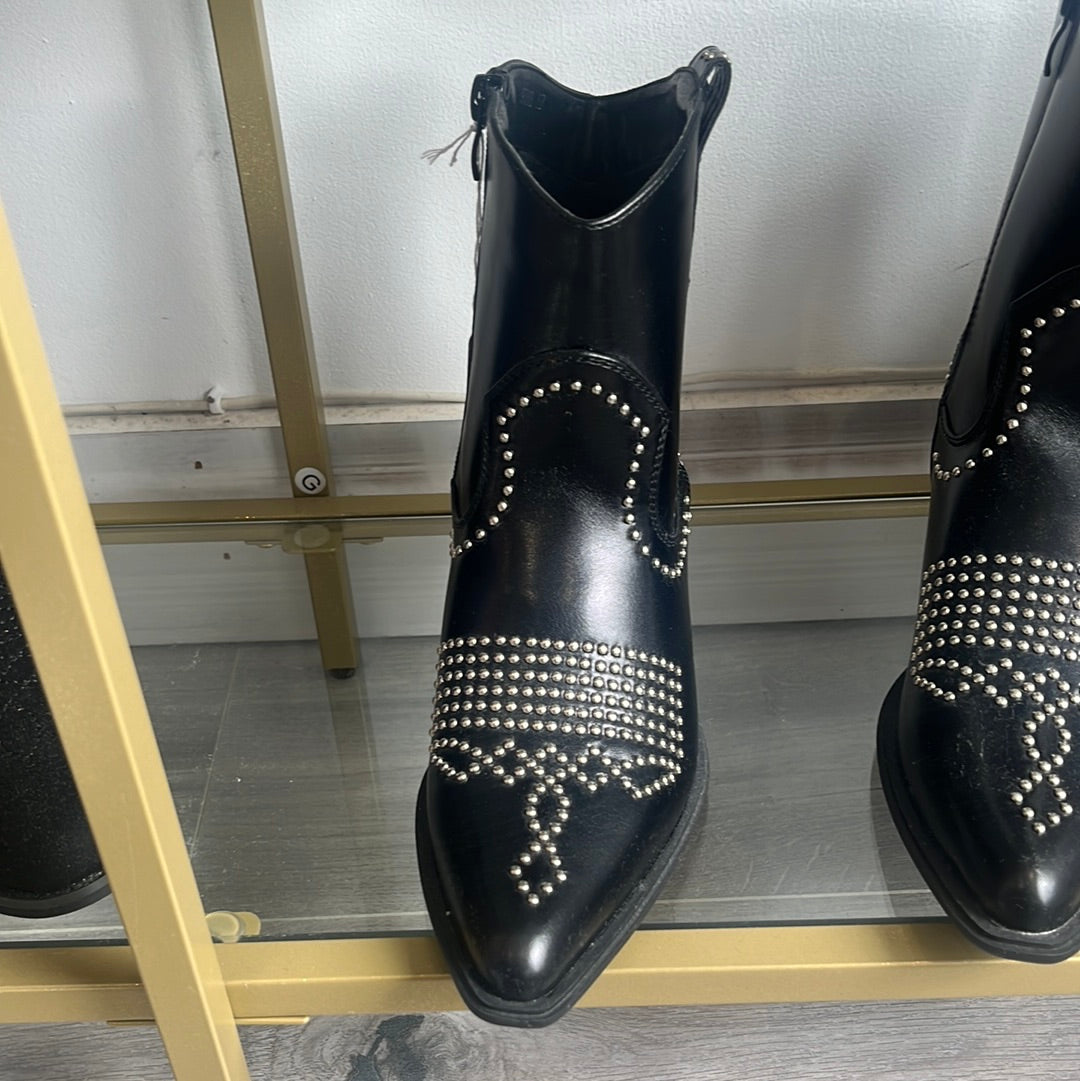 Studded cowboy boots